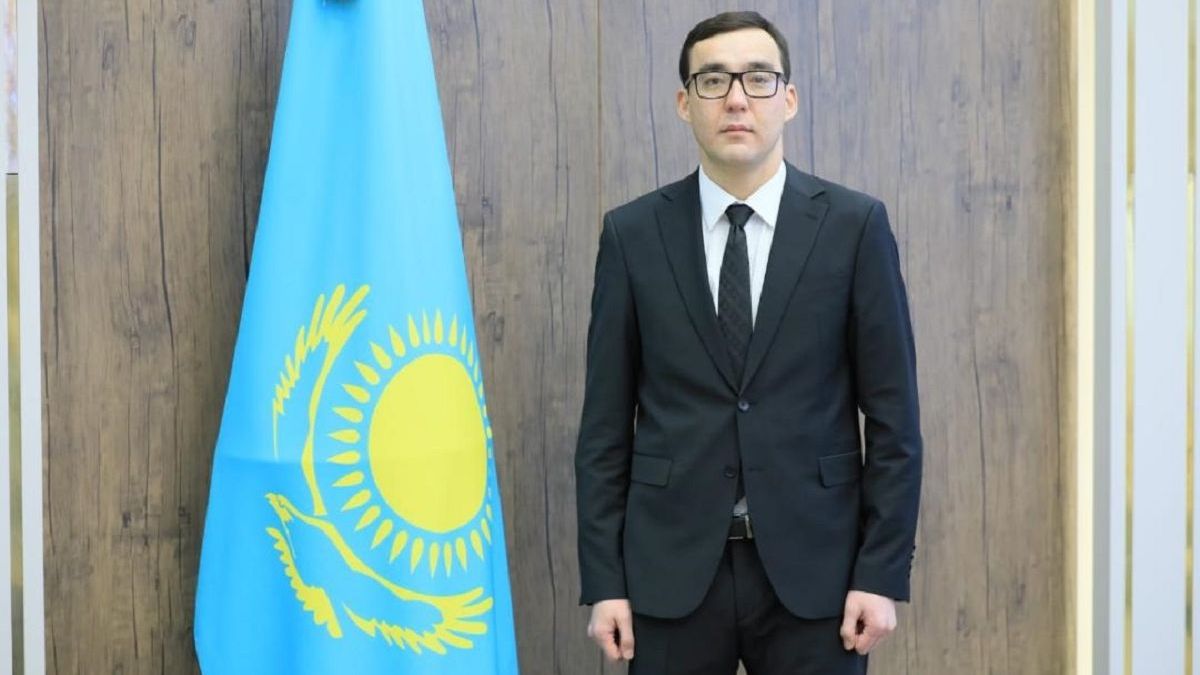 Квартиры для земляков и родственницы: экс-чиновника лишили свободы в Актобе
